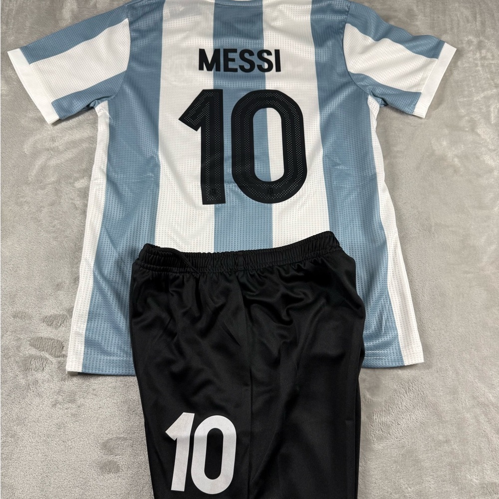 Messi Argentina Jersey Kids Kit. - Picture 2 of 2